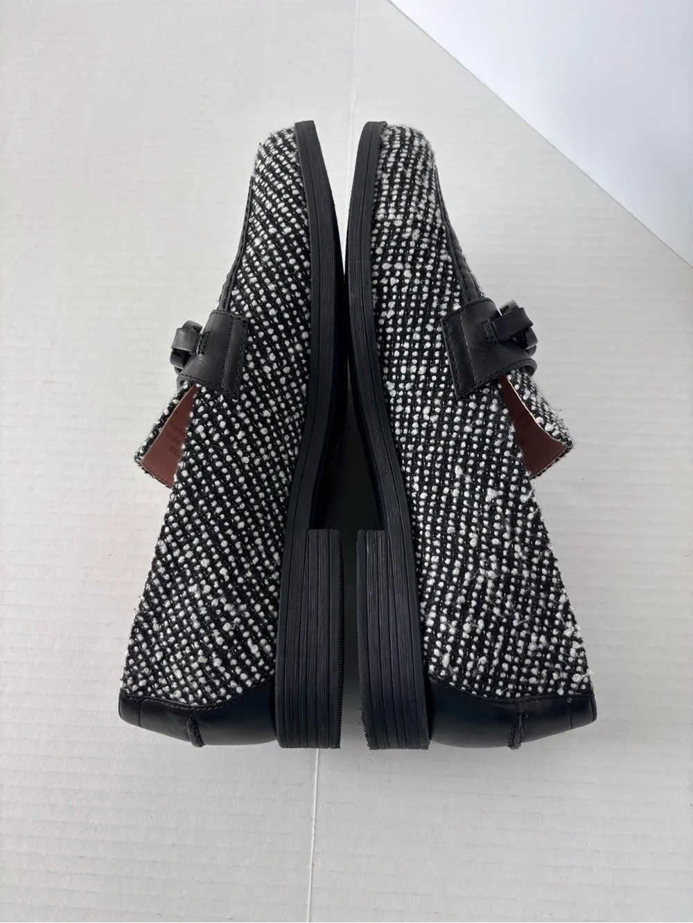 COLE HAAN Stassi Chain Loafers Black White Boucle Women’s Size 9 LIKE NEW